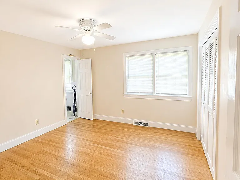 210 Prince Rd — Photo 5