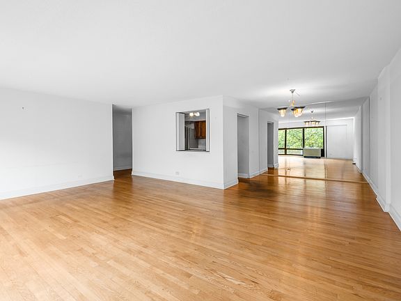 4th image of 1115 S Plymouth Ct APT 311