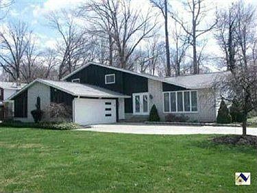 1st image of 33140 Cromwell Dr