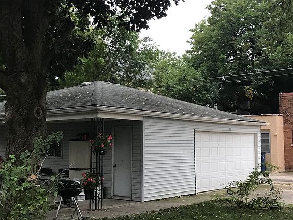 4th image of 901 Thomas Ave