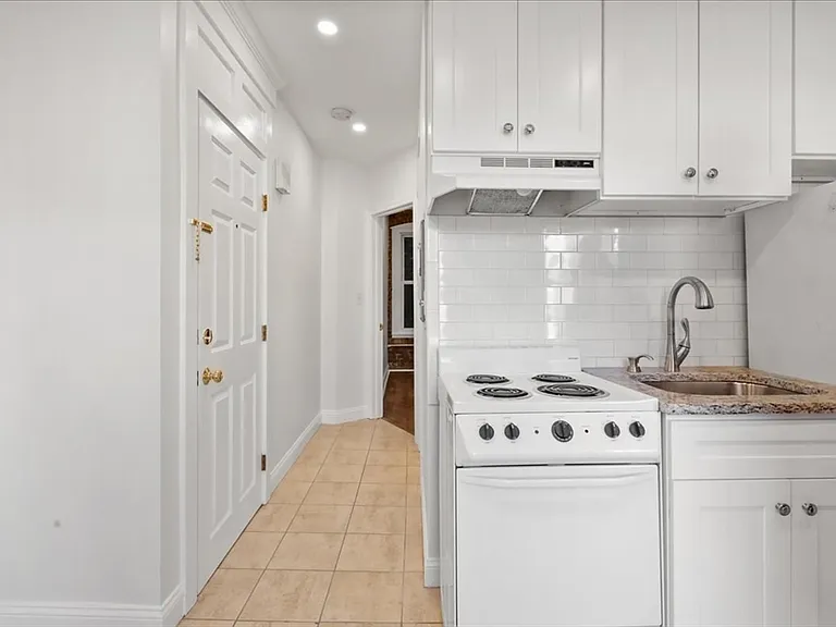 19 Harris St #5 — Photo 7