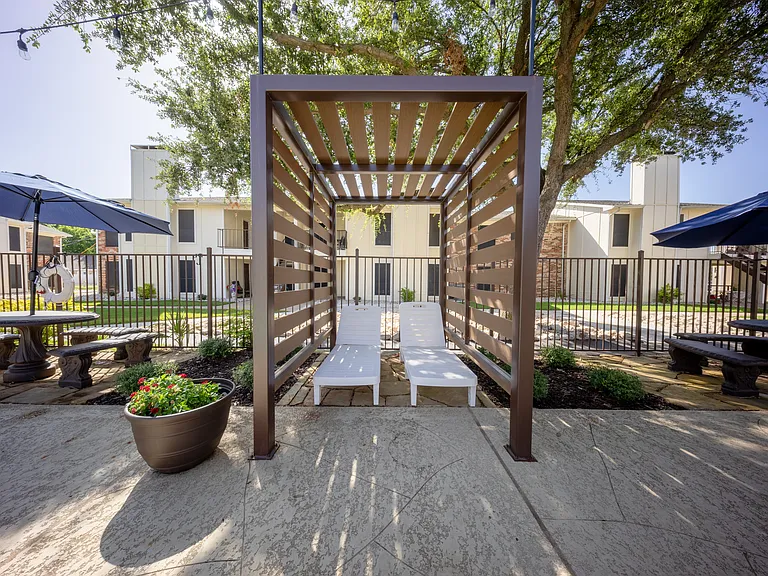 Stonegate Apartments — Photo 8