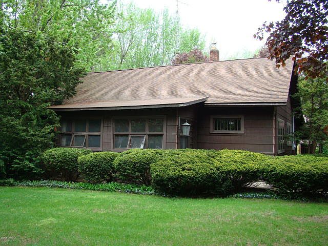 1st image of 3062 Lincoln Ave