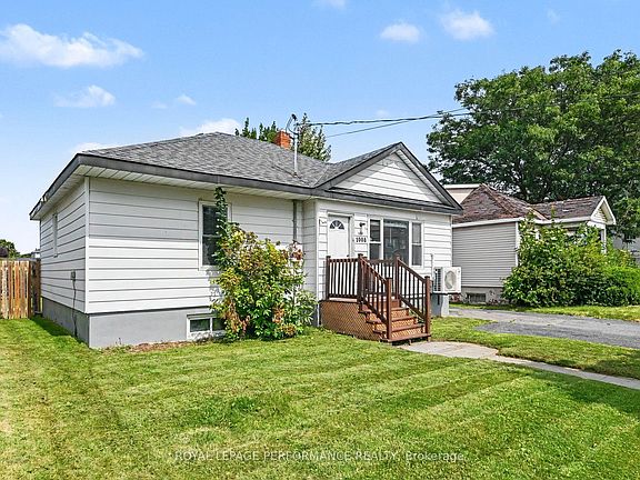 4th image of 1008 2nd St E