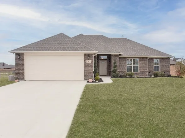 101 Walnut St, Paradise, TX 76073