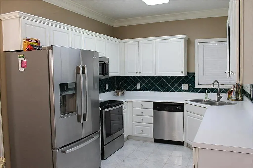 Building Photo - 612 Ives Way
