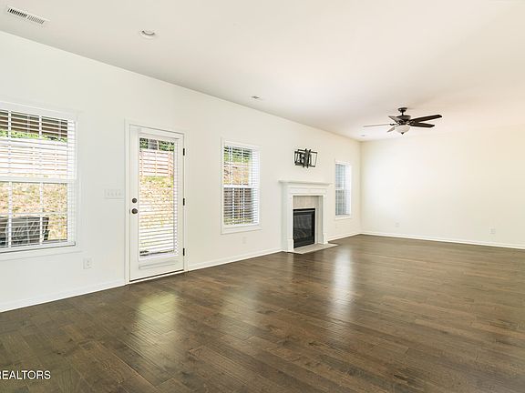 3rd image of 11715 Pepper Ridge Ln