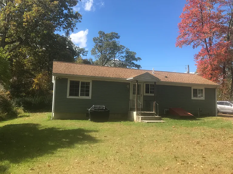 8 Oak Ave — Photo 3
