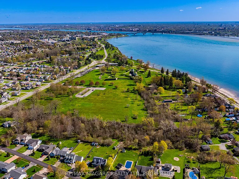 616 Lakeshore Rd — Photo 39