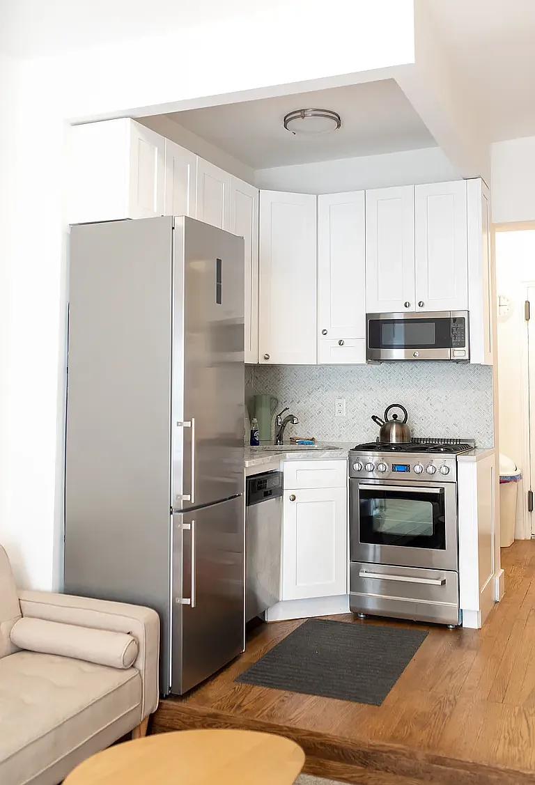 308 West 21st Street — Photo 4