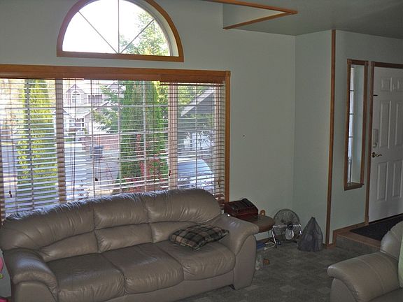 2nd image of 3008 Parkington Pl SE