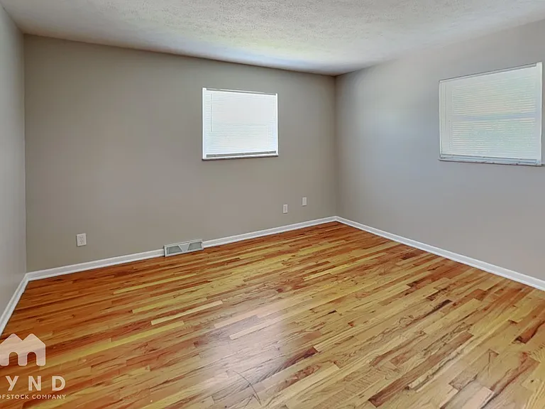 5621 Oakmont Dr — Photo 14