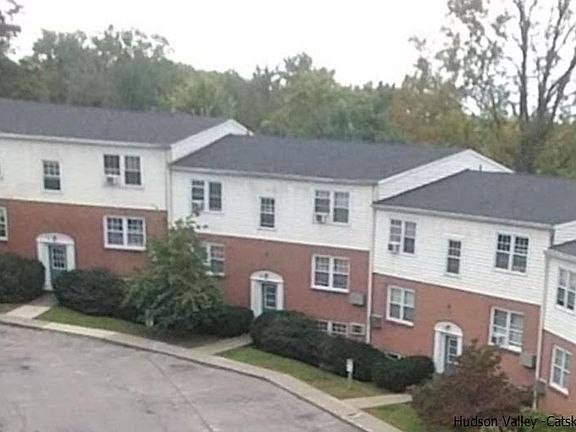 4th image of 10 Huguenot St APT 3