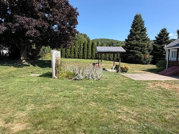 5th image of 45 Linda Ln