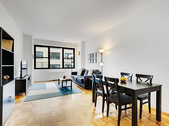 3rd image of 333 E 49th St APT 9F