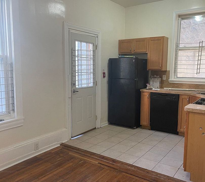 1st image of 507 S 42nd St APT 1F