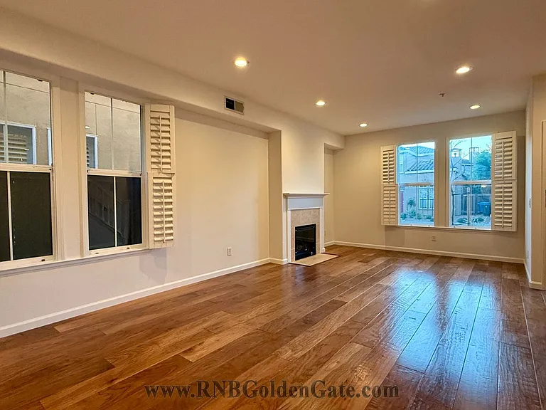 42 Arnold Dr — Photo 3