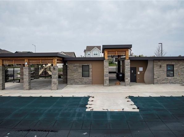 8792 SW 9th St, Blue Springs, MO 64064