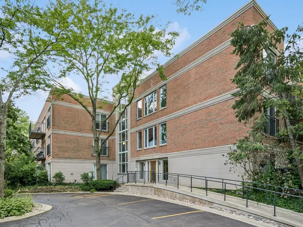 119 E Laurel Ave APT 207, Lake Forest, IL 60045