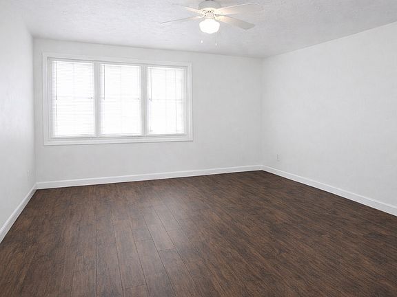 3rd image of 1329 7th St SE