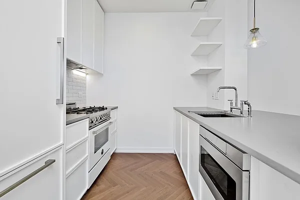 Rented by REAL New York | media 19