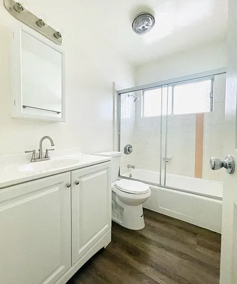 2311 S Bentley Ave — Photo 11