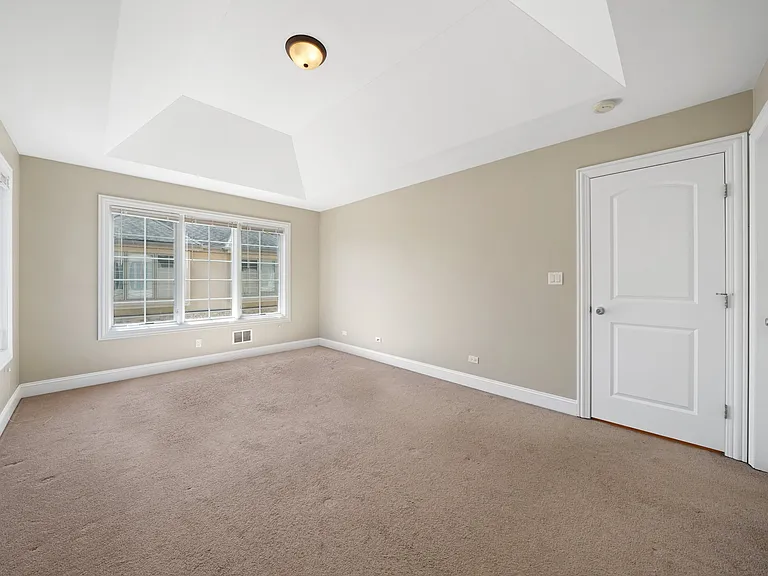 825 S La Grange Rd #A — Photo 14
