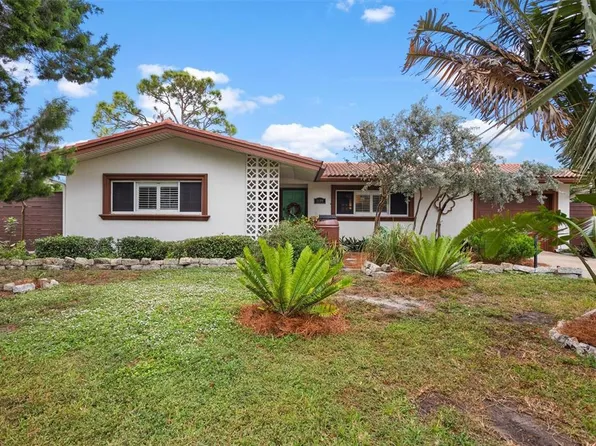 1699 Alcazar Way S, Saint Petersburg, FL 33712