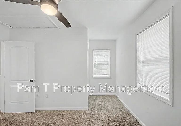 1200 E 37th St — Photo 12