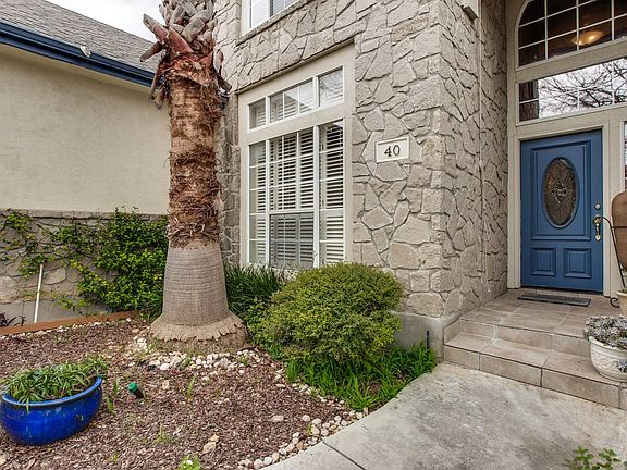 3rd image of 40 Silverhorn Dr
