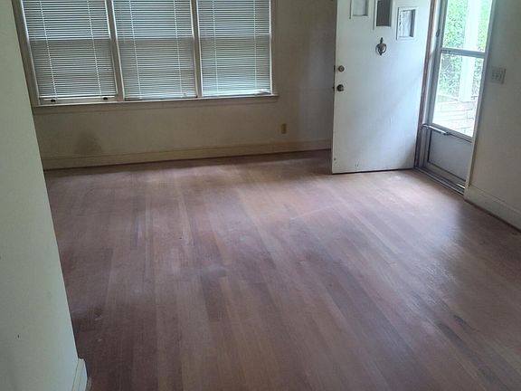 3rd image of 37 Reed St
