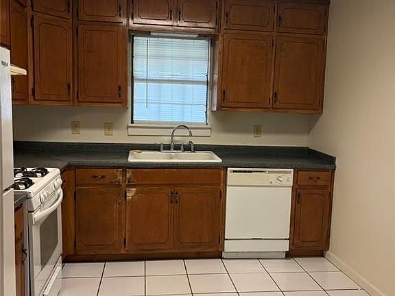 5th image of 126 Oak Cir