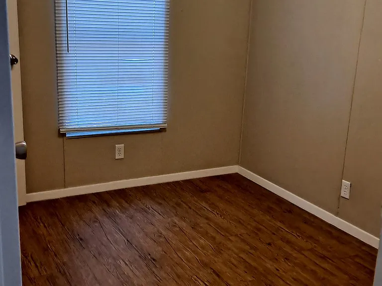 2000 S Burleson Blvd #13 — Photo 15