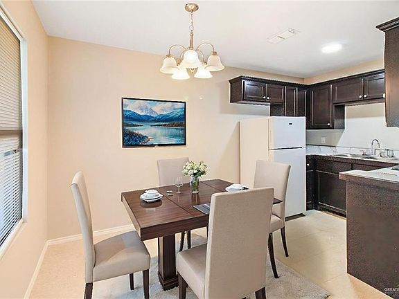 3rd image of 2901 E De La Rosa St #J