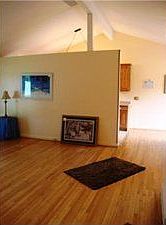 3rd image of 8 Fairlane Ave
