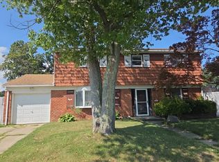 623 Nimrod Ct, North Babylon, NY 11703