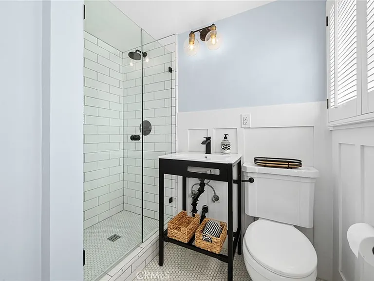420 Acacia Ave — Photo 16