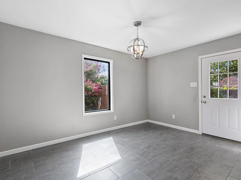 5304 Los Altos Rd — Photo 6
