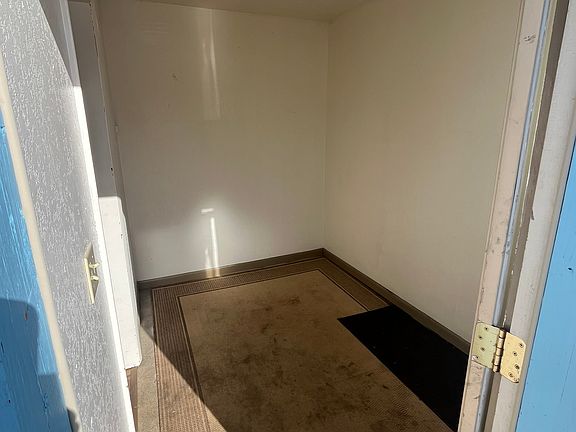 2nd image of 119 Moffat Ave