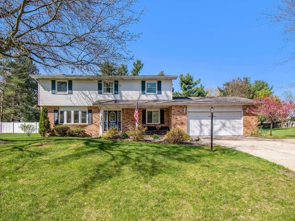 604 Highland Dr, Middlebury, IN 46540