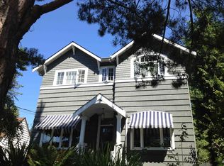 8810 12th Ave NE, Seattle, WA 98115