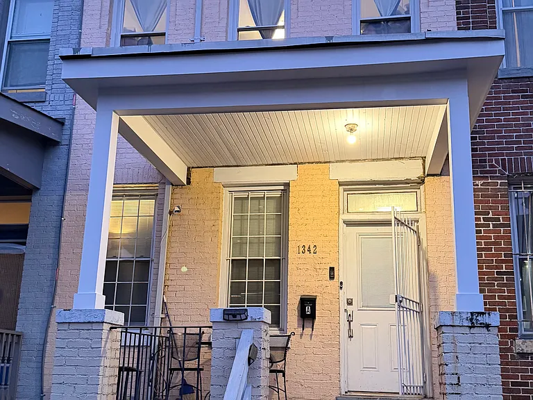 1342 Park Rd NW #B — Photo 2