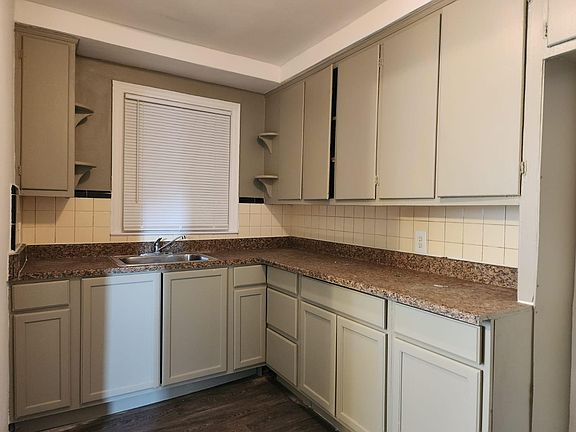 3rd image of 13640 Lasalle Blvd #103