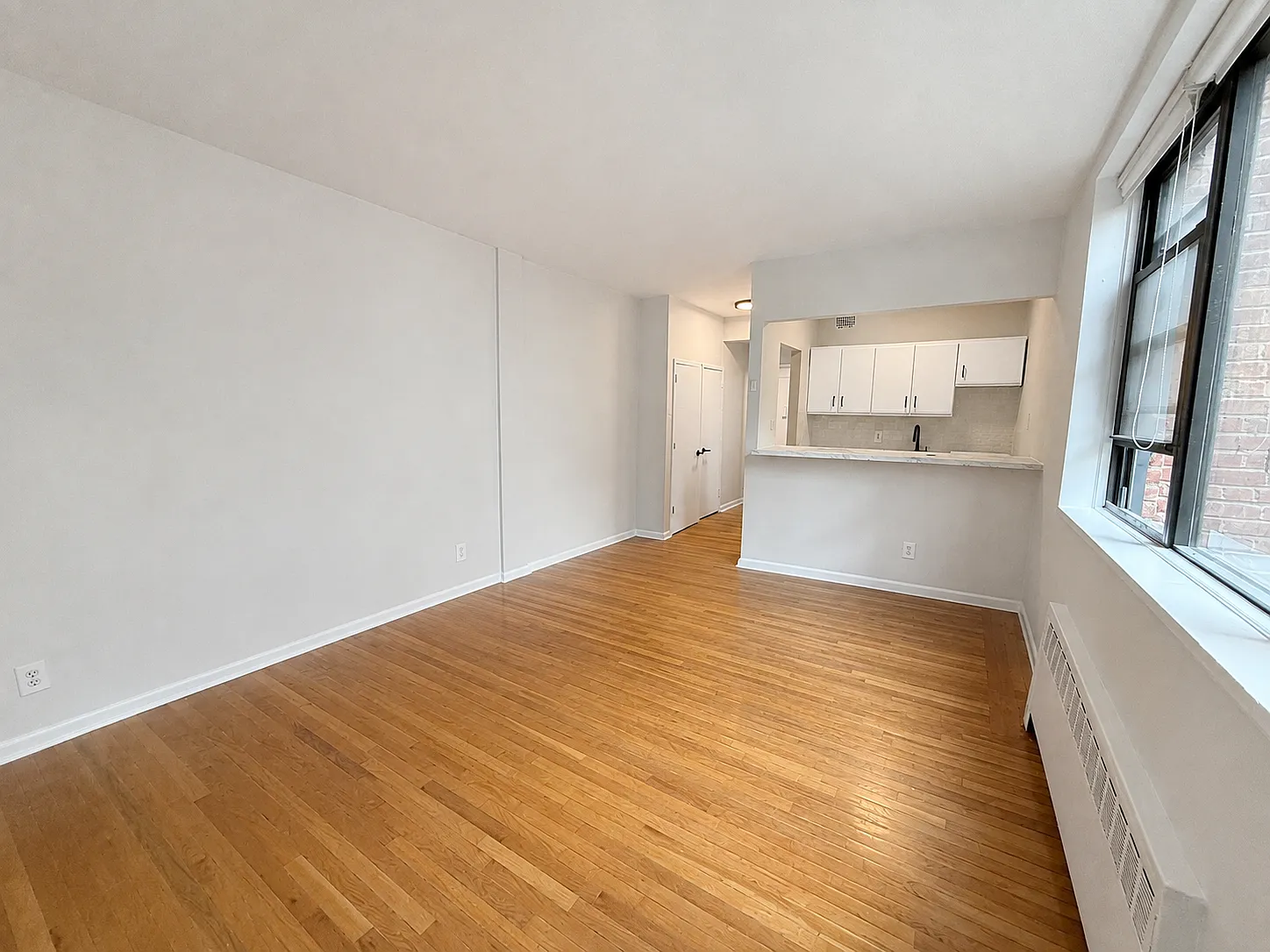 425 East 75th Street — Photo 4