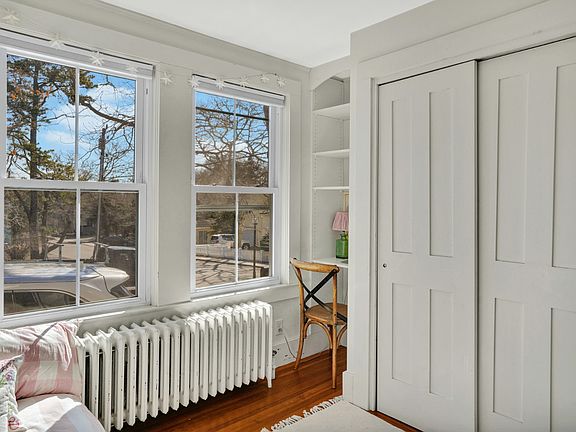 4th image of 51 Summer St