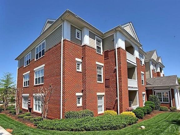4th image of 601 Wyndhurst Dr APT 204