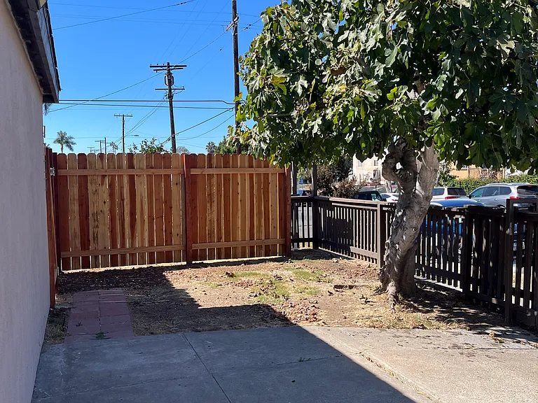 4177 Myrtle Ave — Photo 4