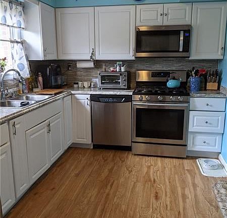 5th image of 812 1st Ave