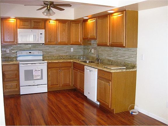 4th image of 306 Devonshire Ct