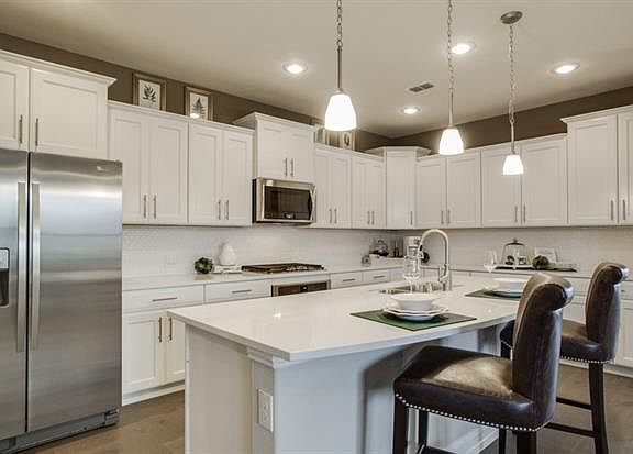5th image of 2701 Carya Trl
